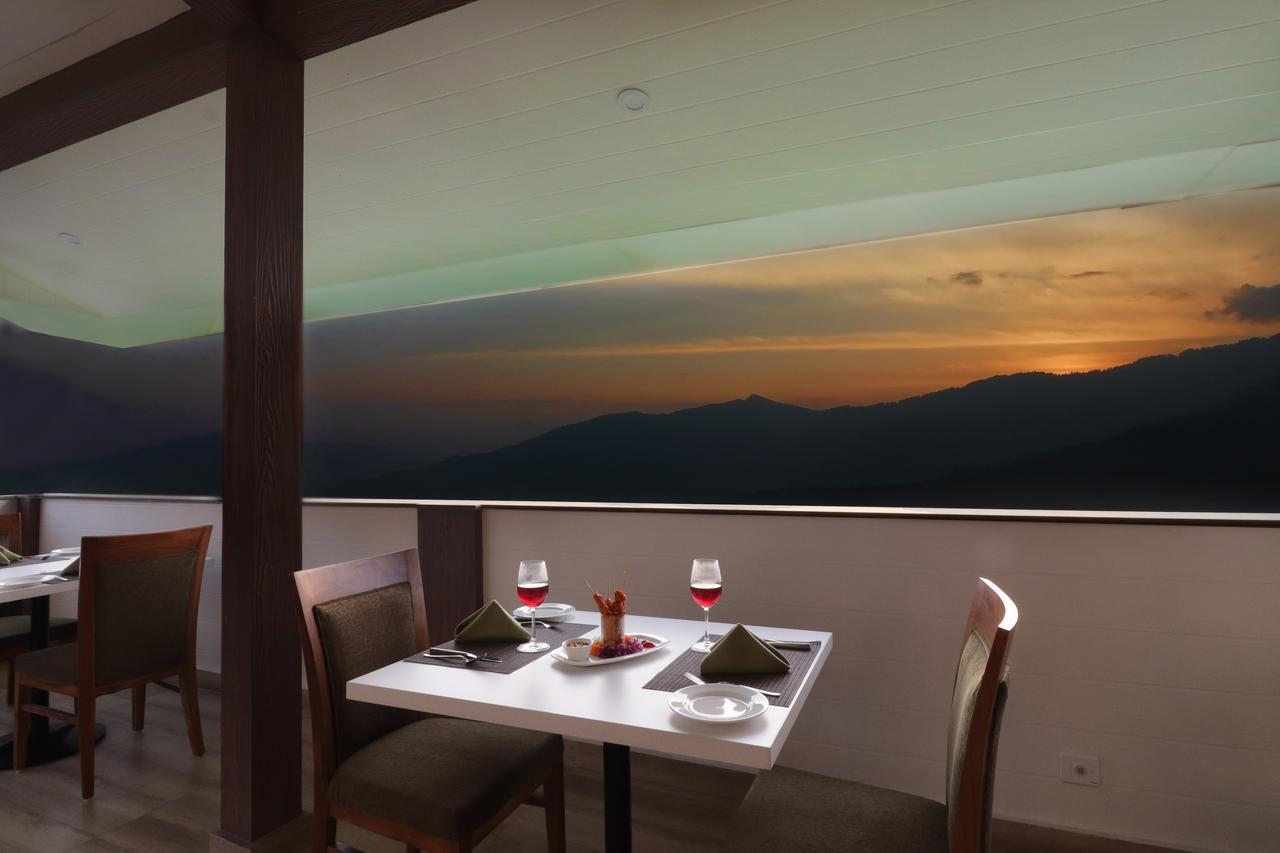 The Denzong Shangrila Gangtok Dış mekan fotoğraf